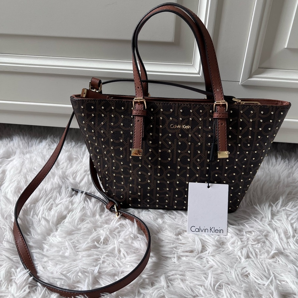 Calvin Klein Brown Crossbody Bag with Classic Design